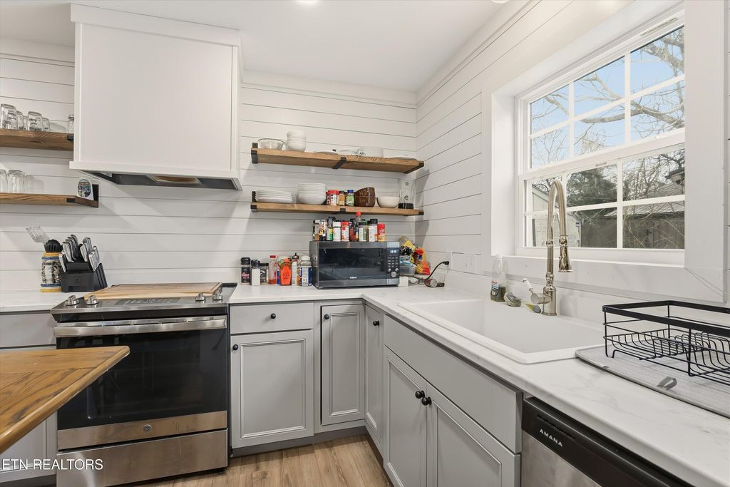 Photo of 117 Love Drive, Harriman, TN 37748 (MLS # 1323550)