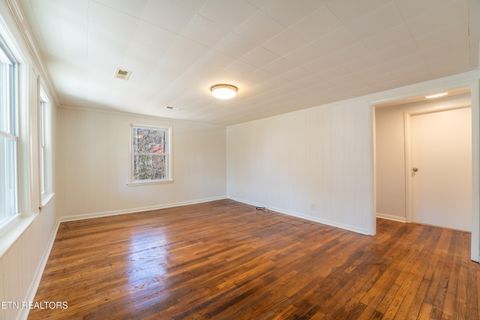 Tiny photo for 6620 Collins Lane, Knoxville, TN 37918 (MLS # 1326356)