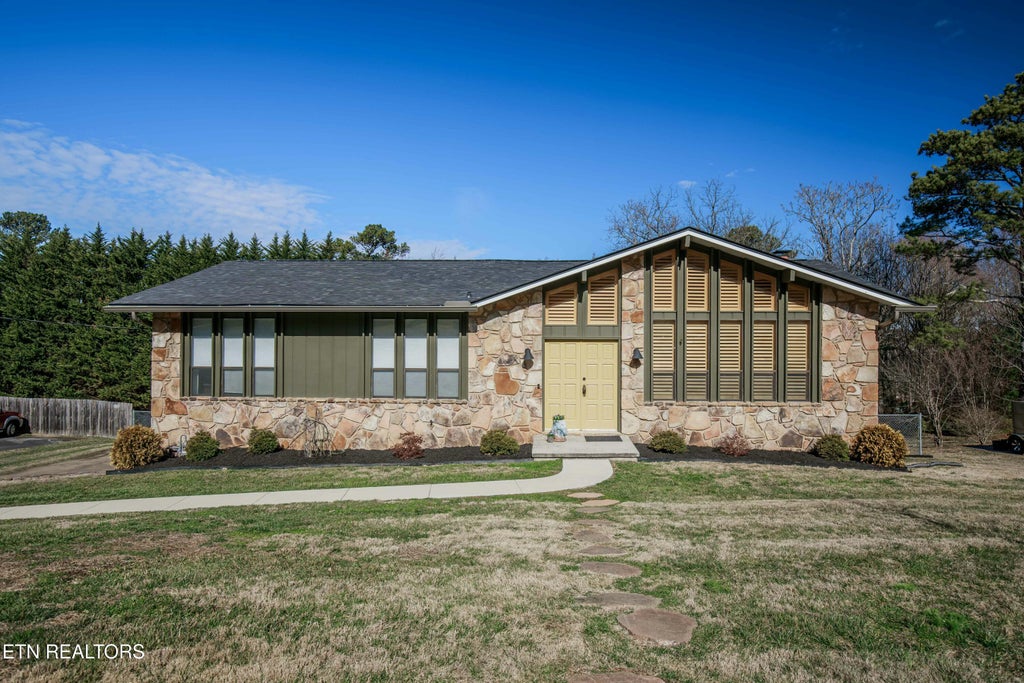 Photo of 5323 Lance Drive, Knoxville, TN 37909 (MLS # 1291255)