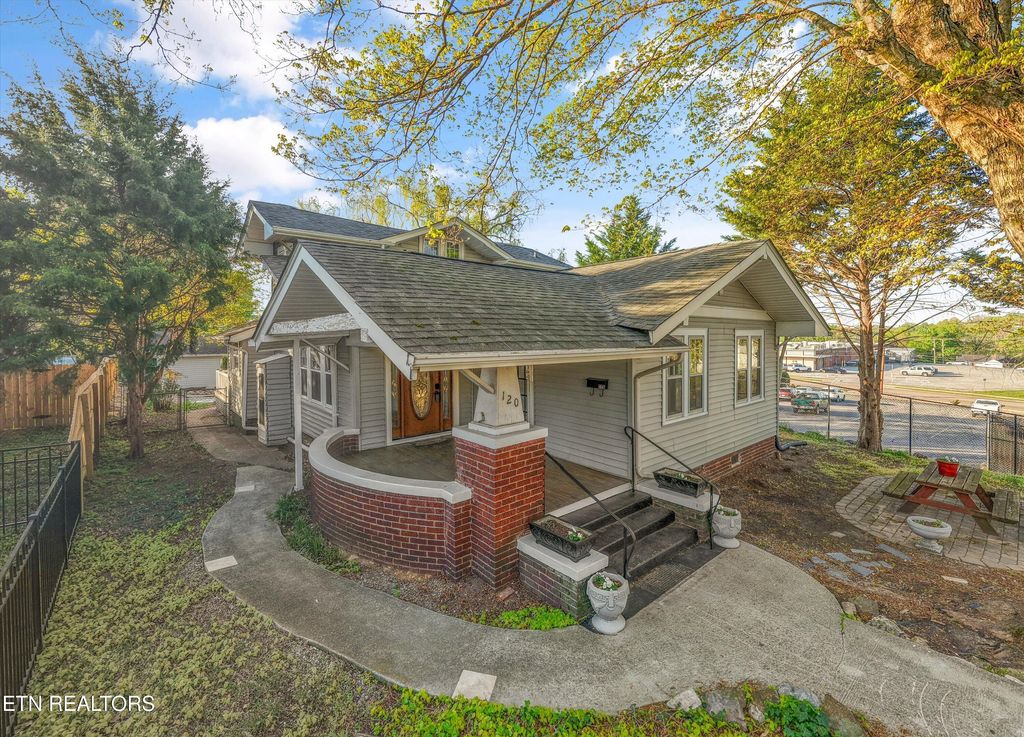 Photo of 120 E Churchwell Ave, Knoxville, TN 37917 (MLS # 1336608)