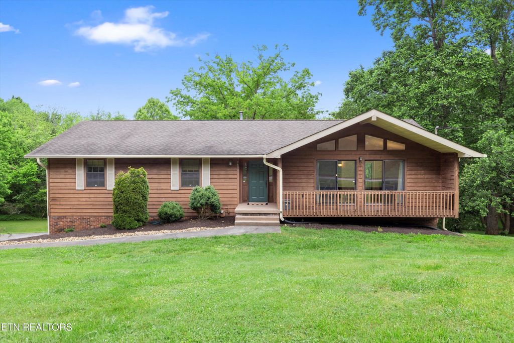 Photo of 1618 Mimosa Drive, Louisville, TN 37777 (MLS # 1263021)