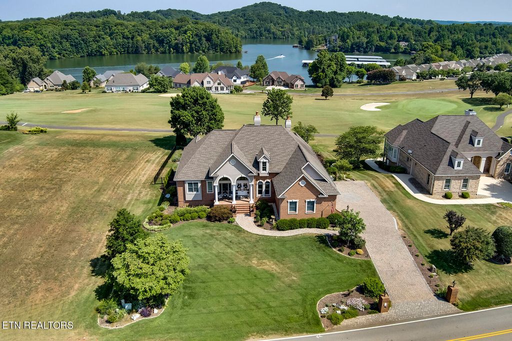 Photo of 829 Rarity Bay Pkwy, Vonore, TN 37885 (MLS # 1269620)