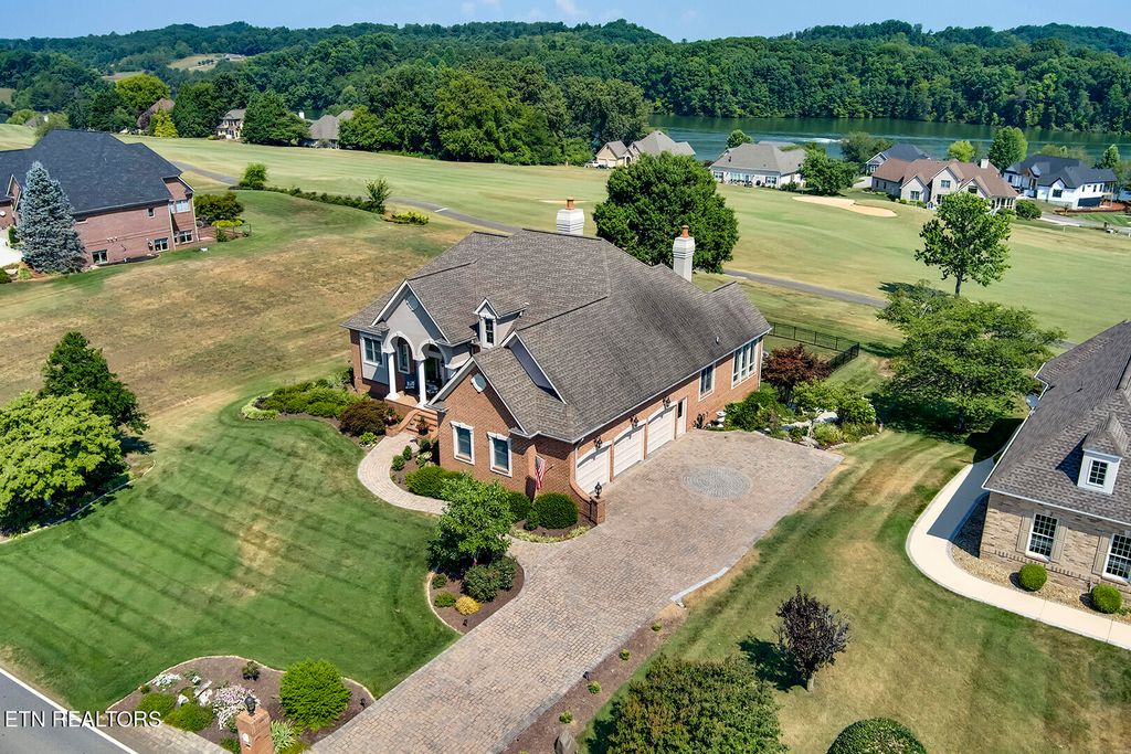 Photo of 829 Rarity Bay Pkwy, Vonore, TN 37885 (MLS # 1269620)