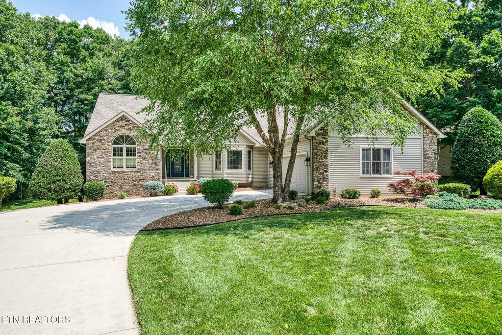 Photo of 21 Lexham Court, Crossville, TN 38558 (MLS # 1305264)