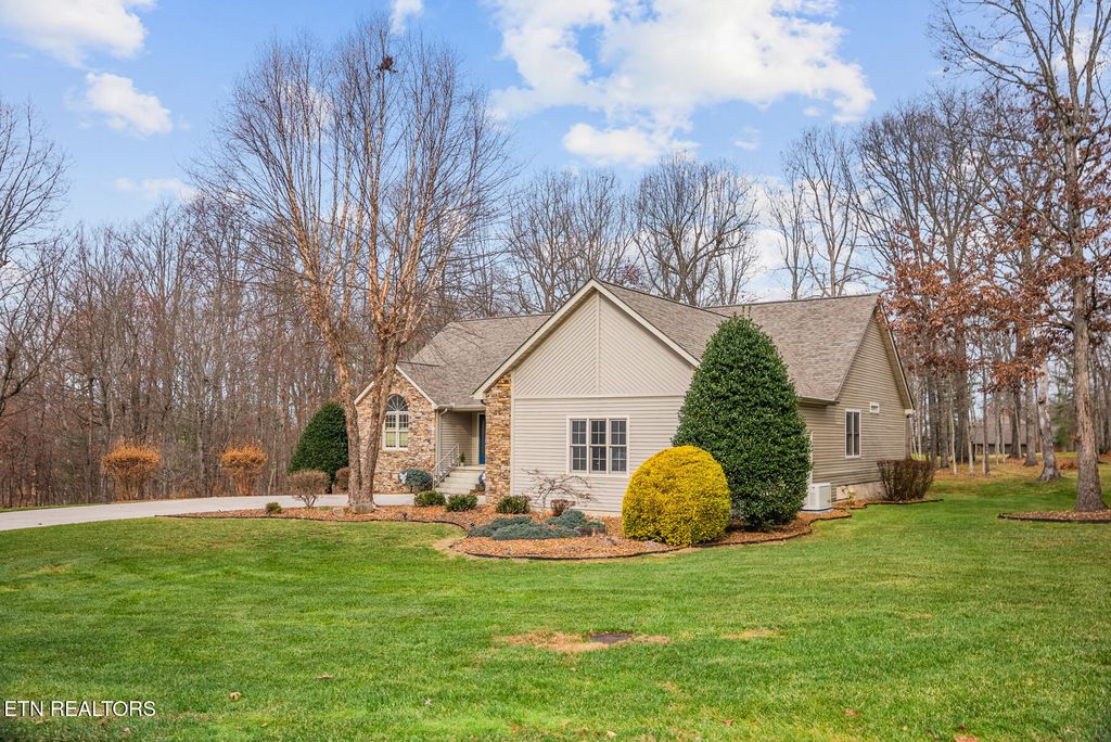 Photo of 21 Lexham Court, Crossville, TN 38558 (MLS # 1305264)