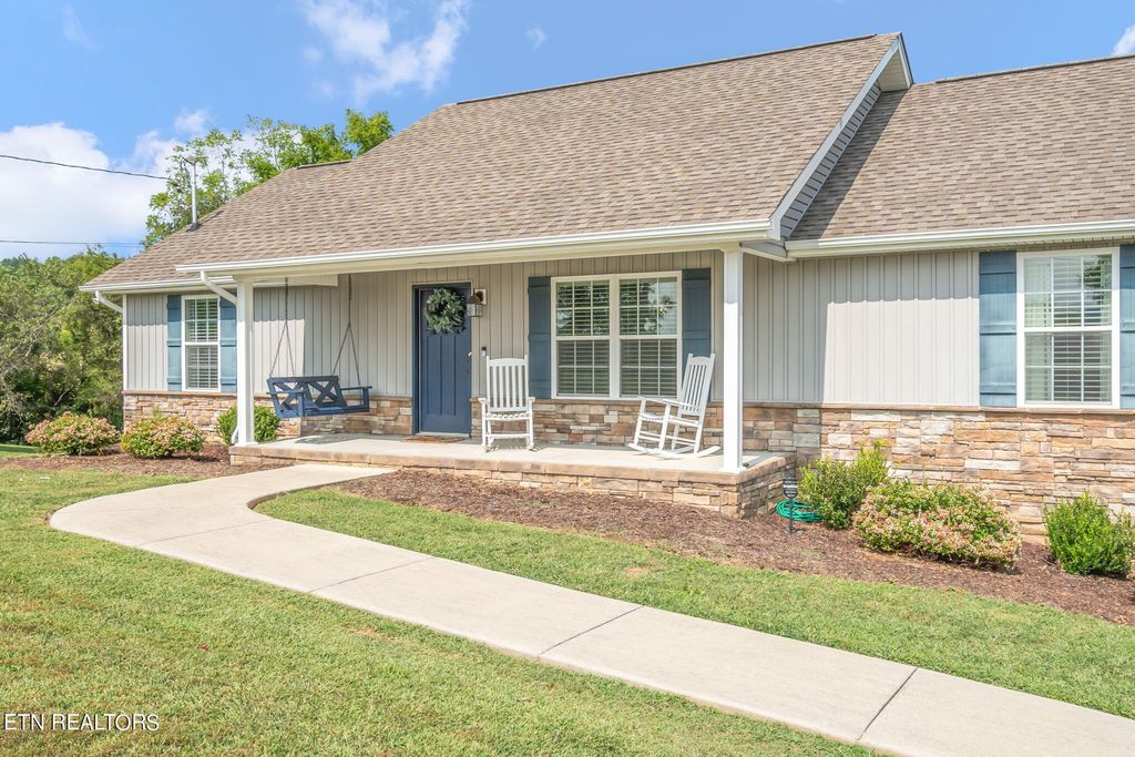 Photo of 8909 Knowland Lane, Corryton, TN 37721 (MLS # 1278323)
