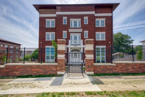 Photo of 2724 E Magnolia Ave #402, Knoxville, TN 37914 (MLS # 1342105)