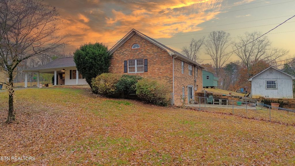 Photo of 1309 Landing Lane, Louisville, TN 37777 (MLS # 1248968)