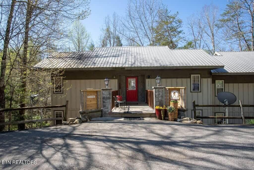 Photo of 520 Proffit Lane #1, Gatlinburg, TN 37738 (MLS # 1315554)