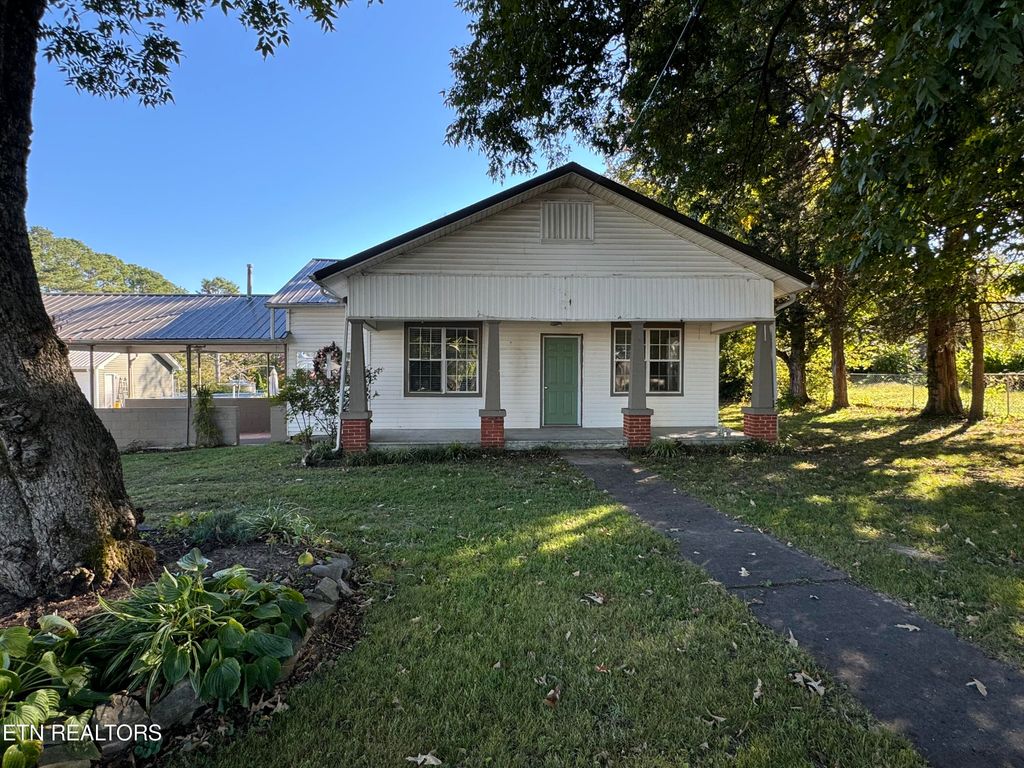 Photo of 212 Dawson St, Vonore, TN 37885 (MLS # 1280196)