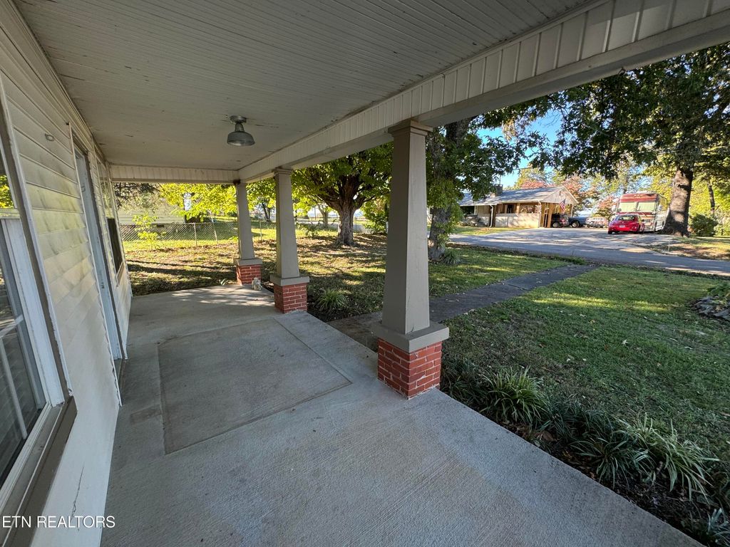 Photo of 212 Dawson St, Vonore, TN 37885 (MLS # 1280196)