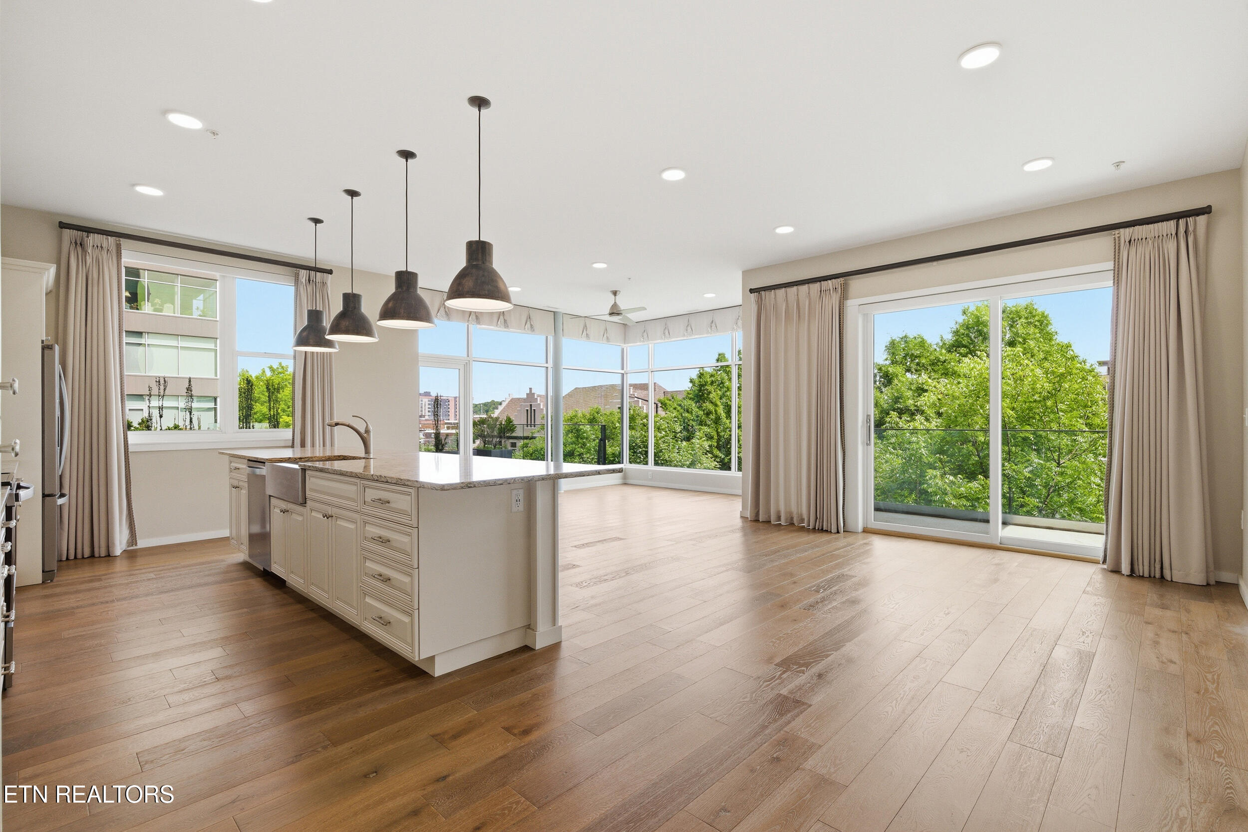 333 W Depot Ave 219