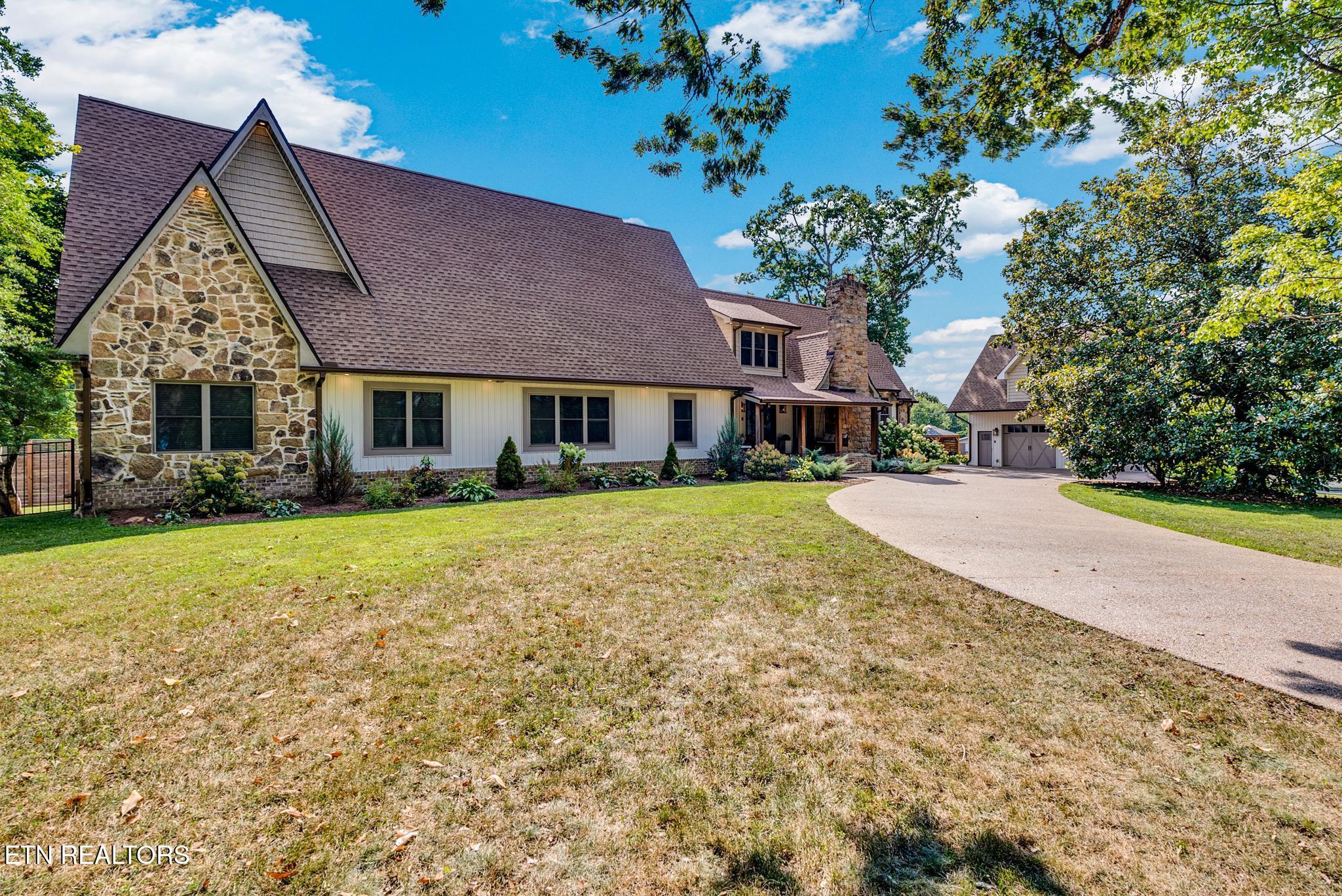 309 W Cleveland Ave