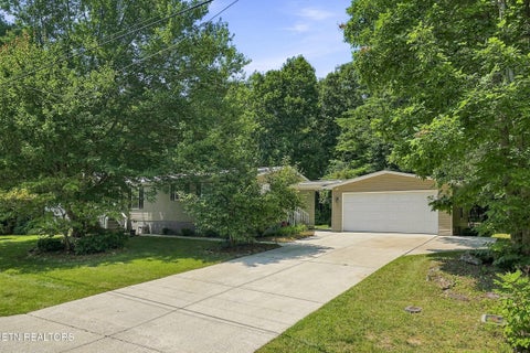 Tiny photo for 128 Prestonwood Drive, Crossville, TN 38558 (MLS # 1349994)