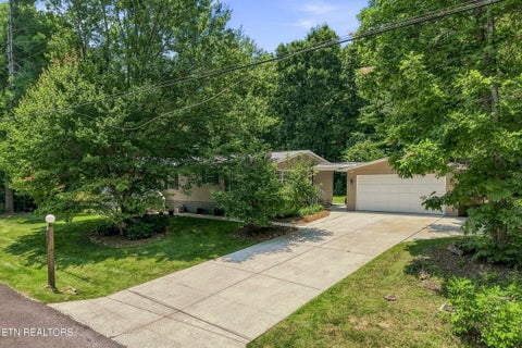 Tiny photo for 128 Prestonwood Drive, Crossville, TN 38558 (MLS # 1349994)