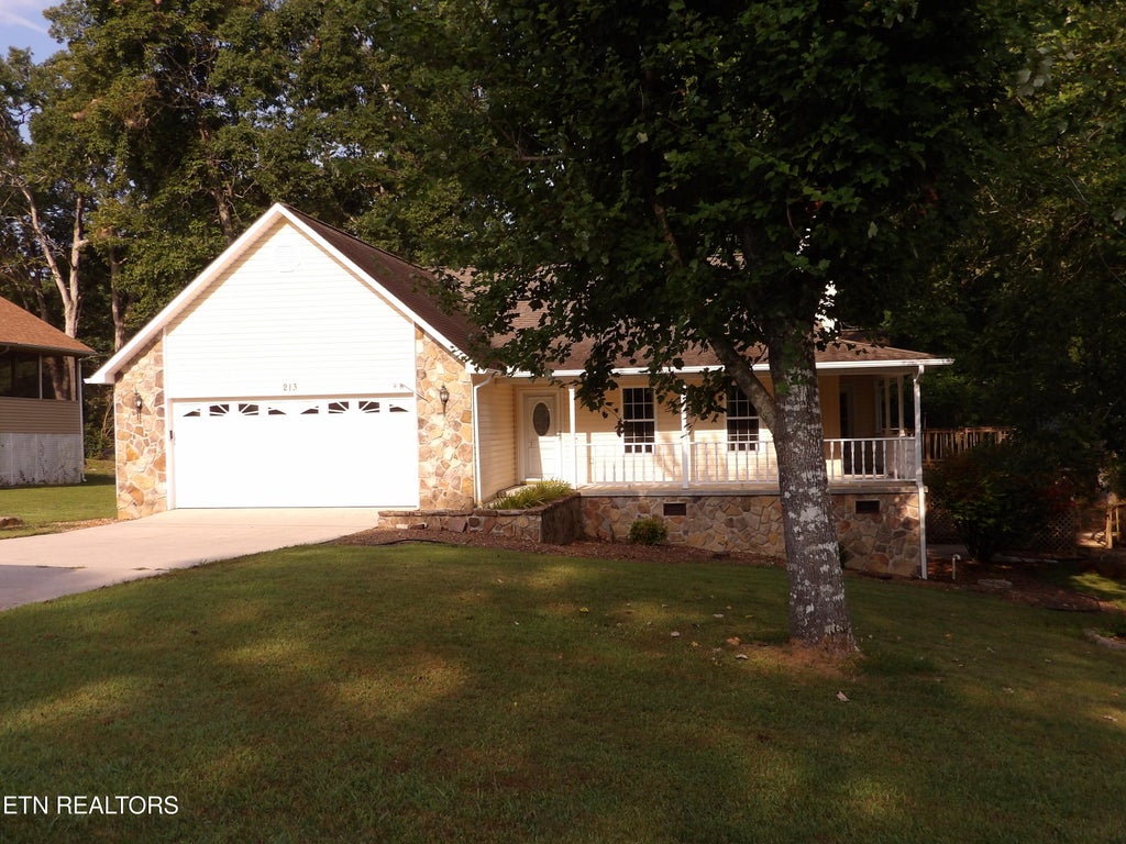 Photo of 213 Kings Row ROW, Crossville, TN 38571 (MLS # 1353512)