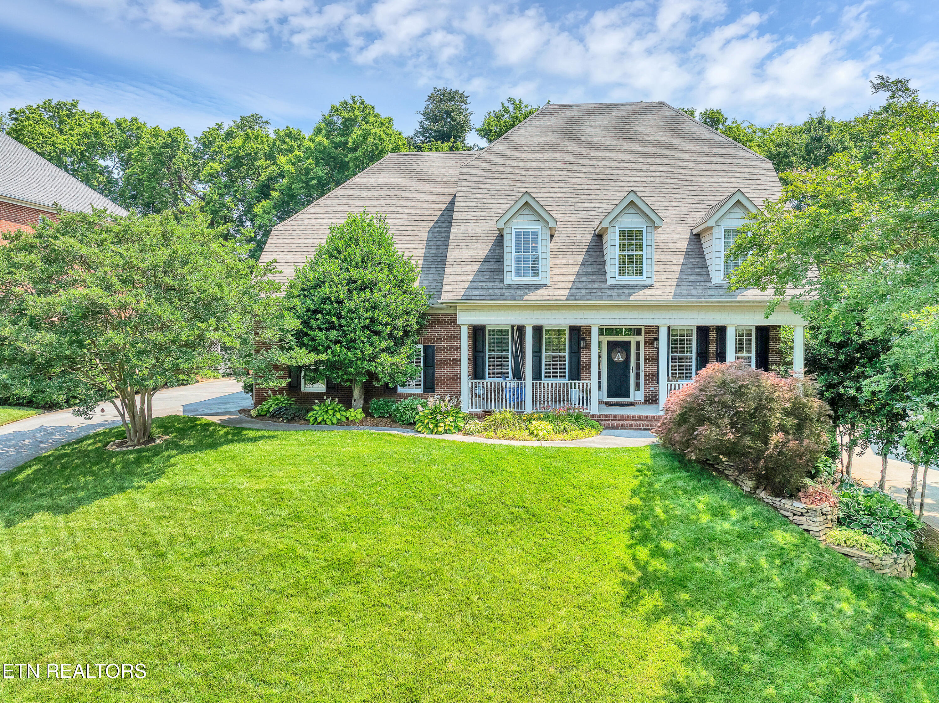 10212 Meadow Ridges Lane