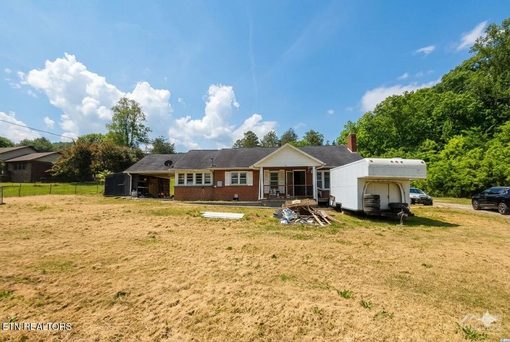 Photo of 5677 Lone Mountain Rd, New Tazewell, TN 37825 (MLS # 1341766)