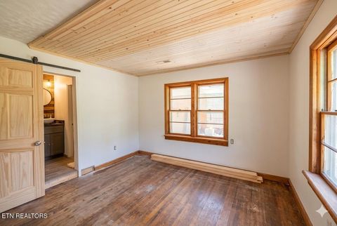 Tiny photo for 5677 Lone Mountain Rd, New Tazewell, TN 37825 (MLS # 1341766)