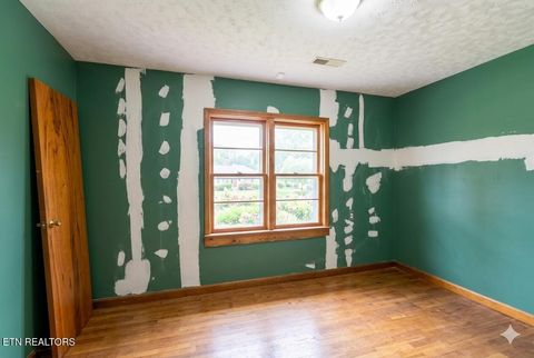 Tiny photo for 5677 Lone Mountain Rd, New Tazewell, TN 37825 (MLS # 1341766)