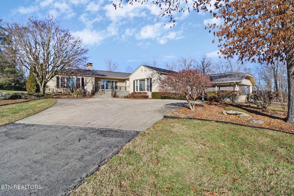 Photo of 233 Morgan Rd, Crossville, TN 38555 (MLS # 1330071)