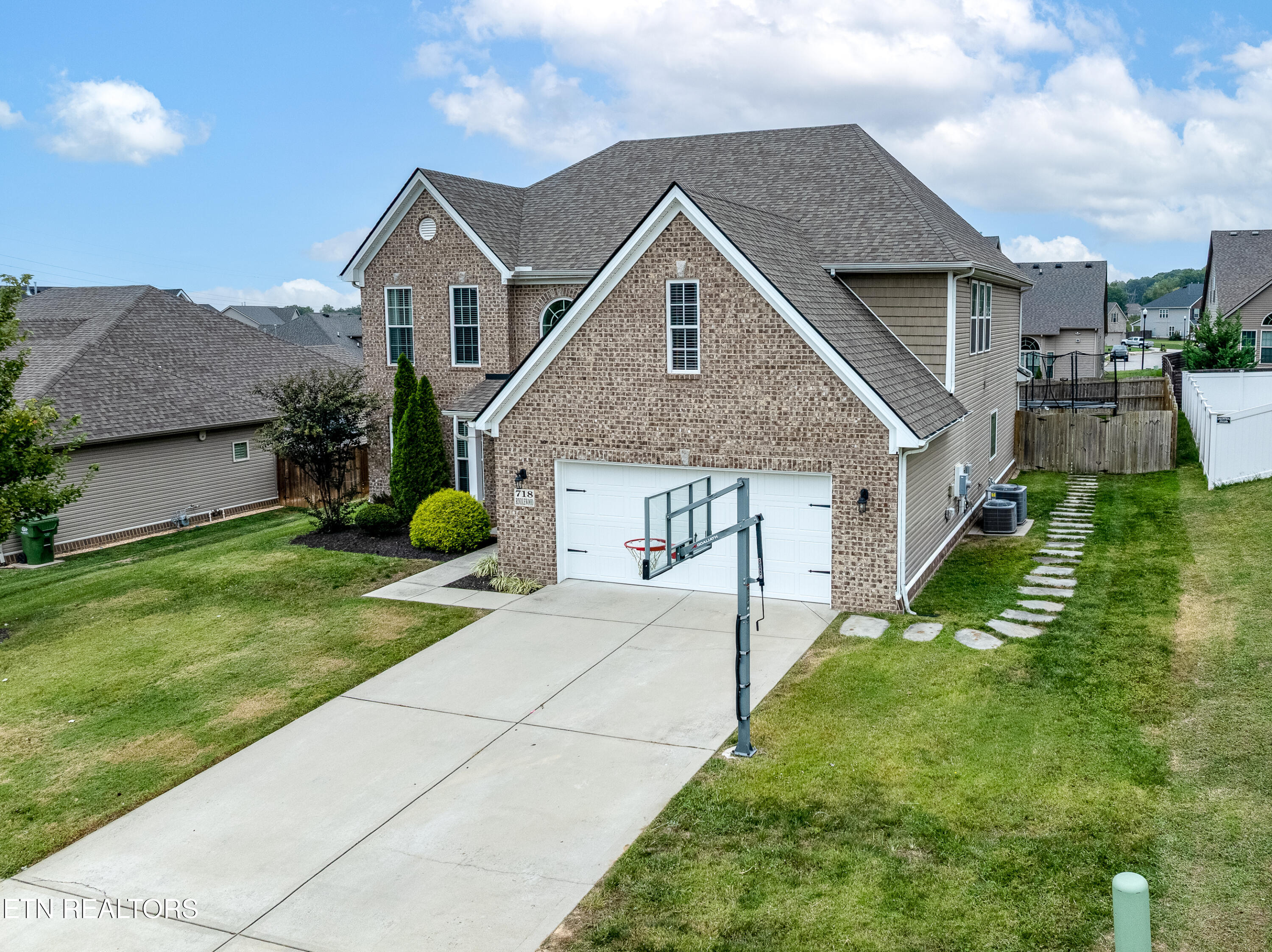 718 Rindlewood Lane