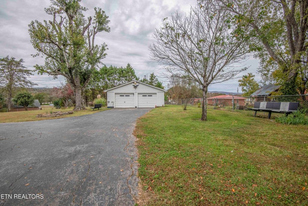 Photo of 119 Edwards Lane, Harriman, TN 37748 (MLS # 1320093)