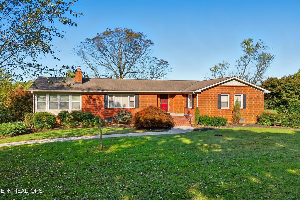 Photo of 1021 Graves Rd, Strawberry Plains, TN 37871 (MLS # 1330974)