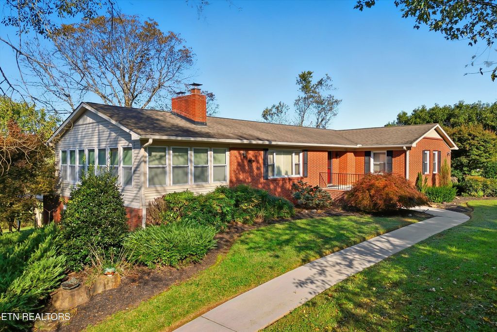 Photo of 1021 Graves Rd, Strawberry Plains, TN 37871 (MLS # 1330974)