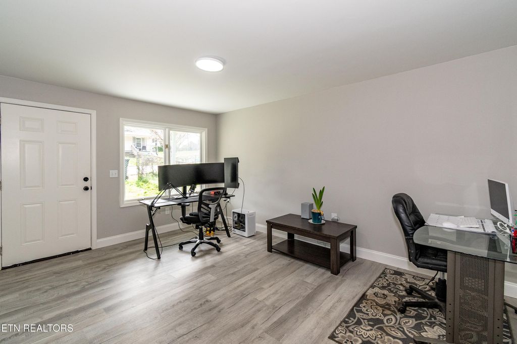 Photo of 1123 Vermont Ave, Knoxville, TN 37921 (MLS # 1332561)