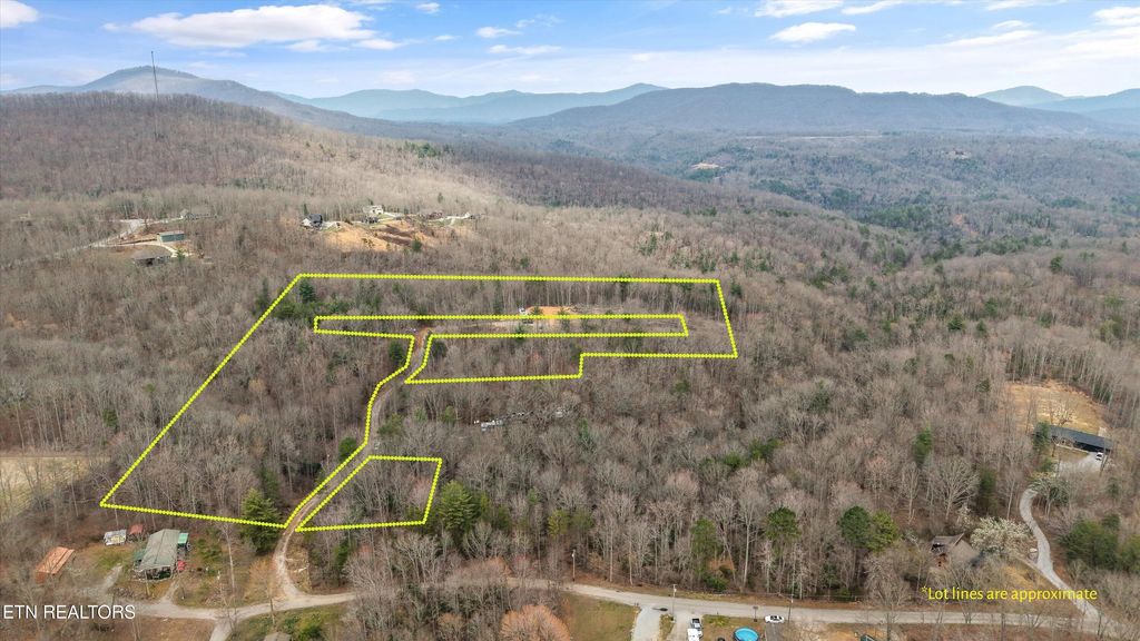 Photo of 222 Heritage Hills Rd, Harriman, TN 37748 (MLS # 1331817)