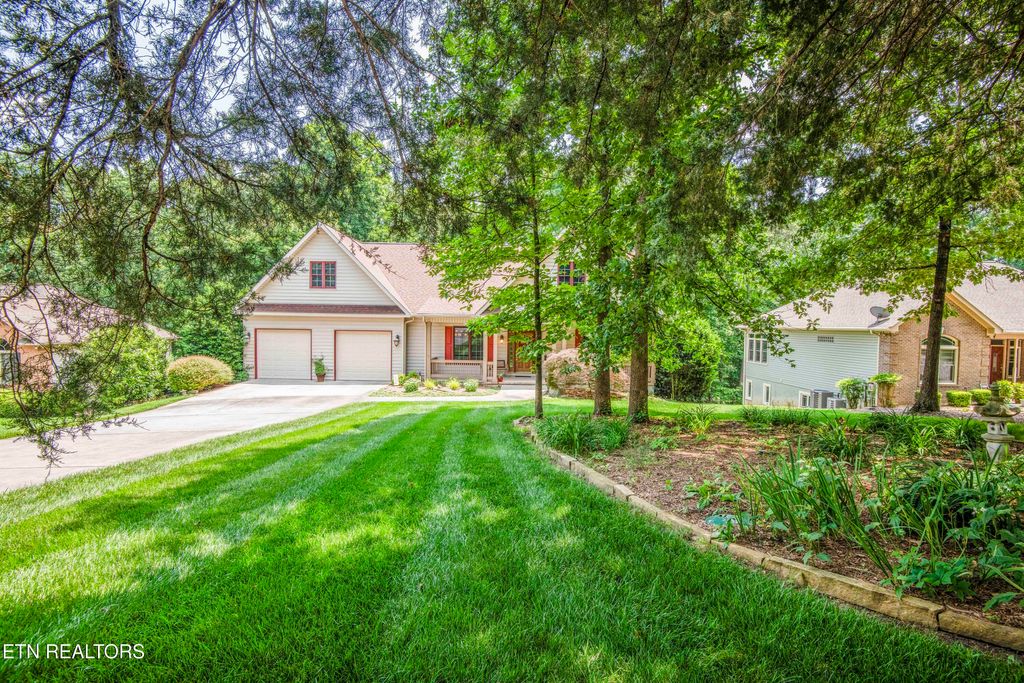 Photo of 308 Tahlequah Drive, Loudon, TN 37774 (MLS # 1303443)