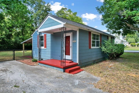 Photo of 1911 Dupont St, Hixson, TN 37343 (MLS # 1355135)