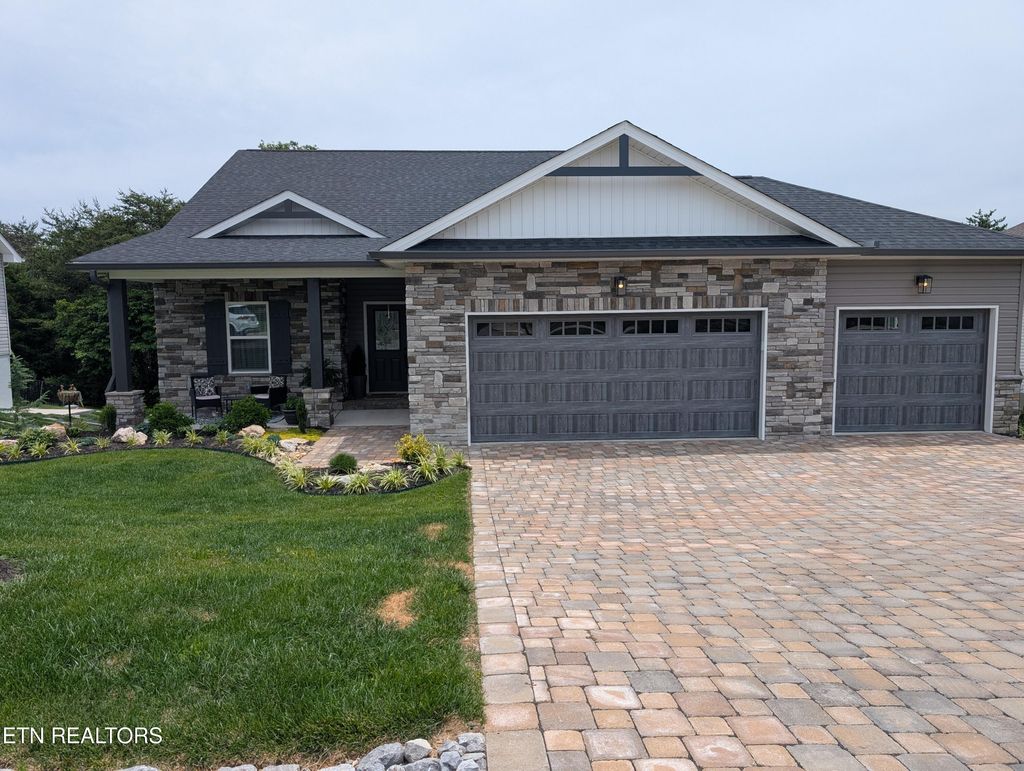 Photo of 140 Elokwa Way, Loudon, TN 37774 (MLS # 1302525)