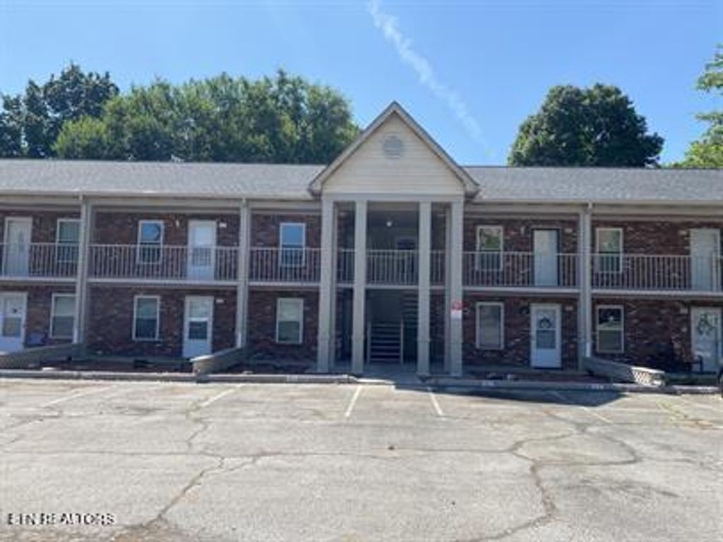 Photo of 526 Rhodwin Ave, Maryville, TN 37803 (MLS # 1341022)
