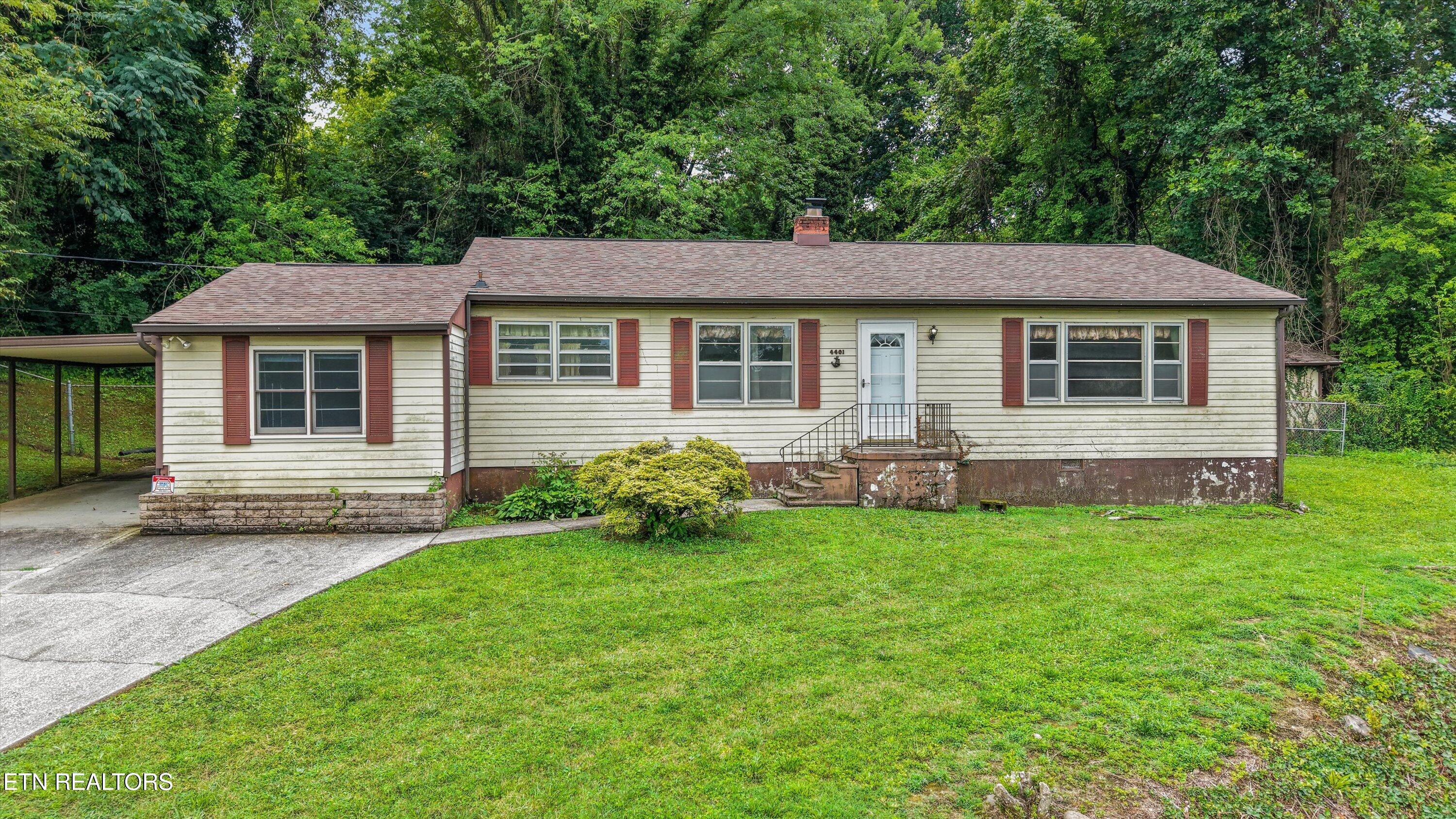 Photo 1 of 28 — 4401 S Wahli Drive, Knoxville, TN 37918