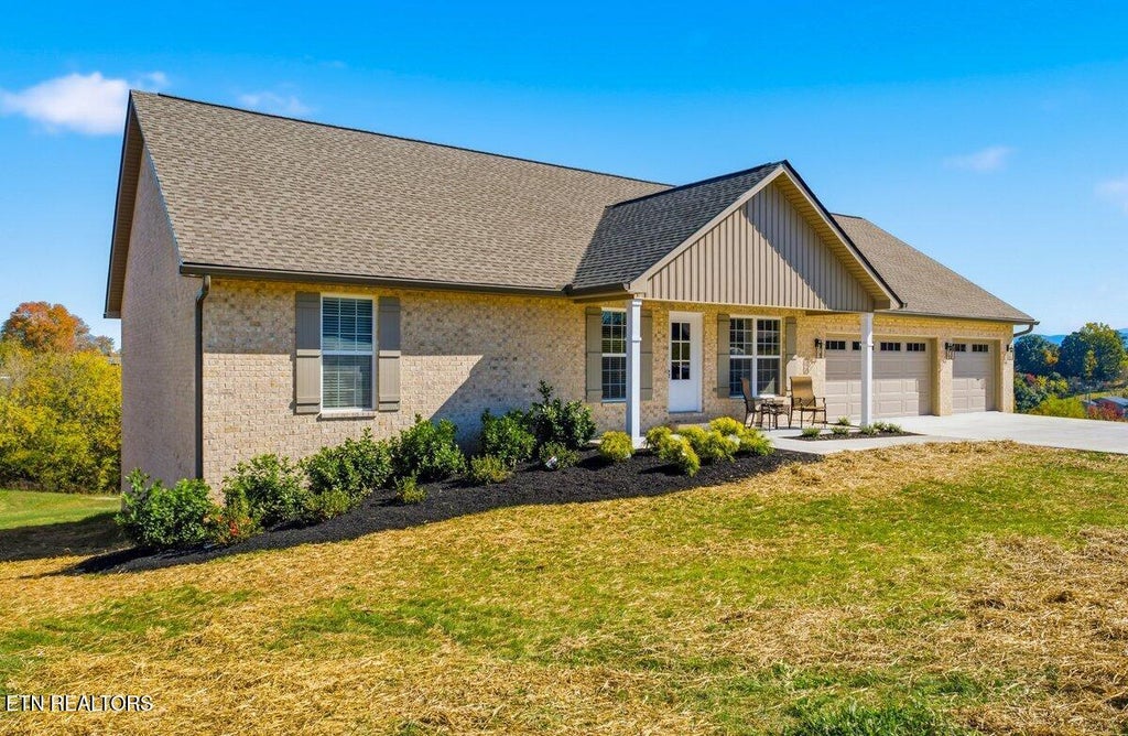 Photo of 930 Carter Springs Drive, Maryville, TN 37801 (MLS # 1360691)