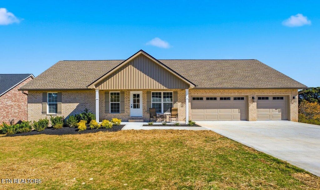 Photo of 930 Carter Springs Drive, Maryville, TN 37801 (MLS # 1360691)