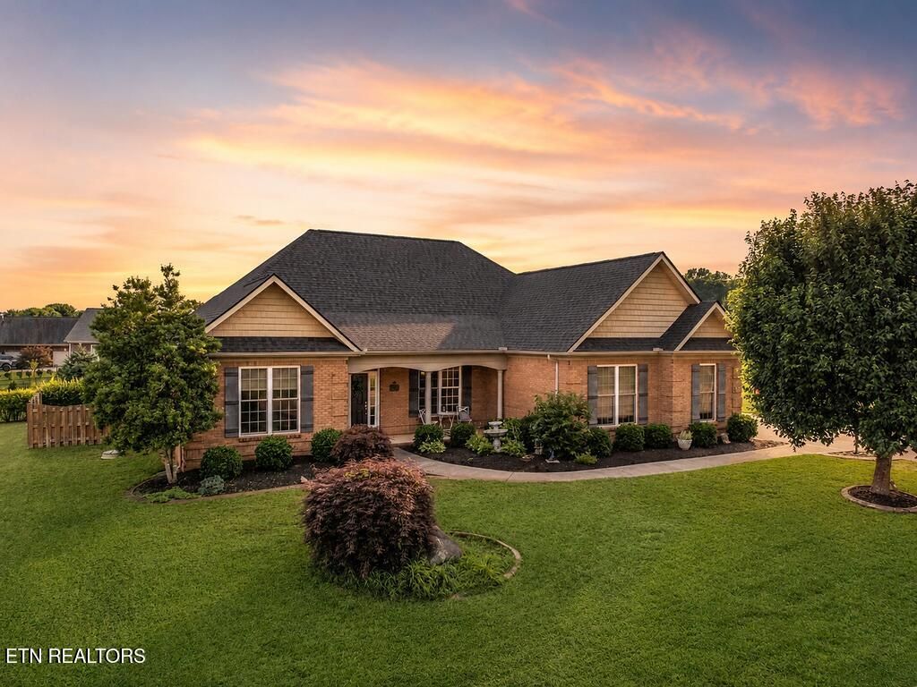 Photo of 346 E Port Drive, Lenoir City, TN 37772 (MLS # 1344058)