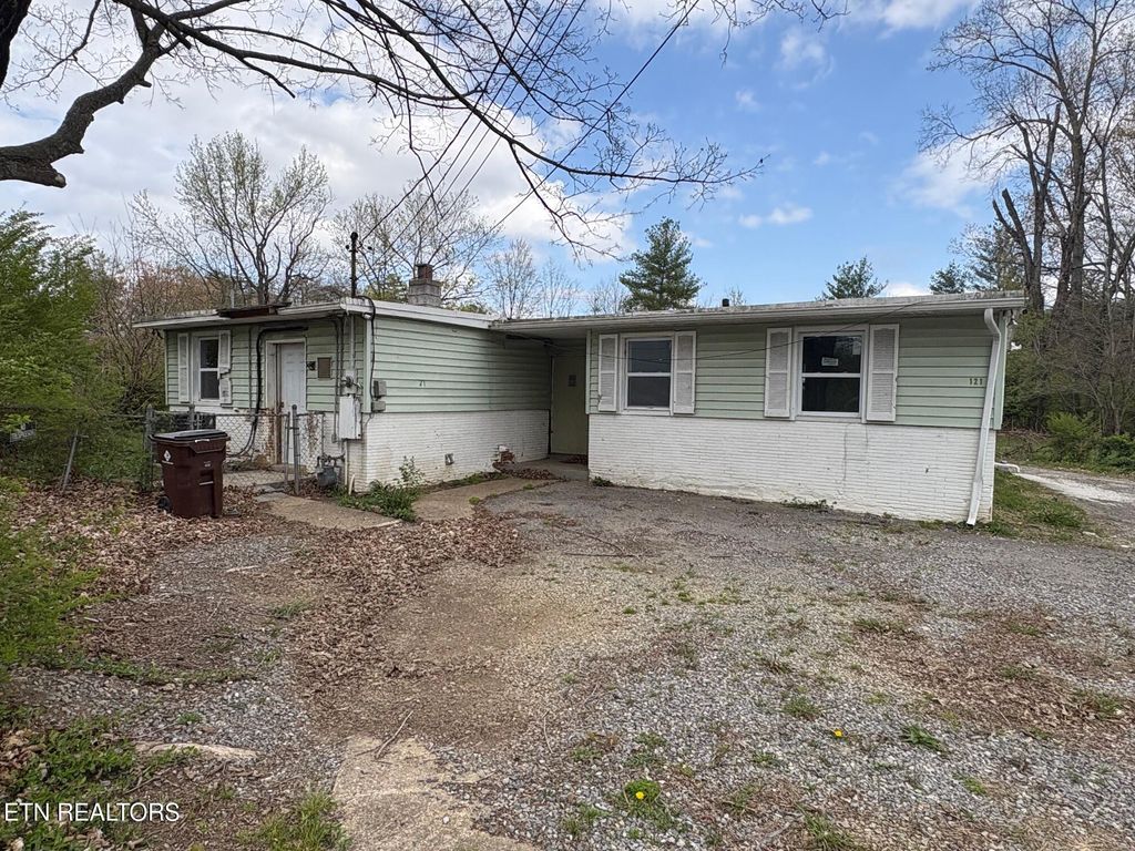 Photo of 121 Marietta Circle, Oak Ridge, TN 37830 (MLS # 1334757)