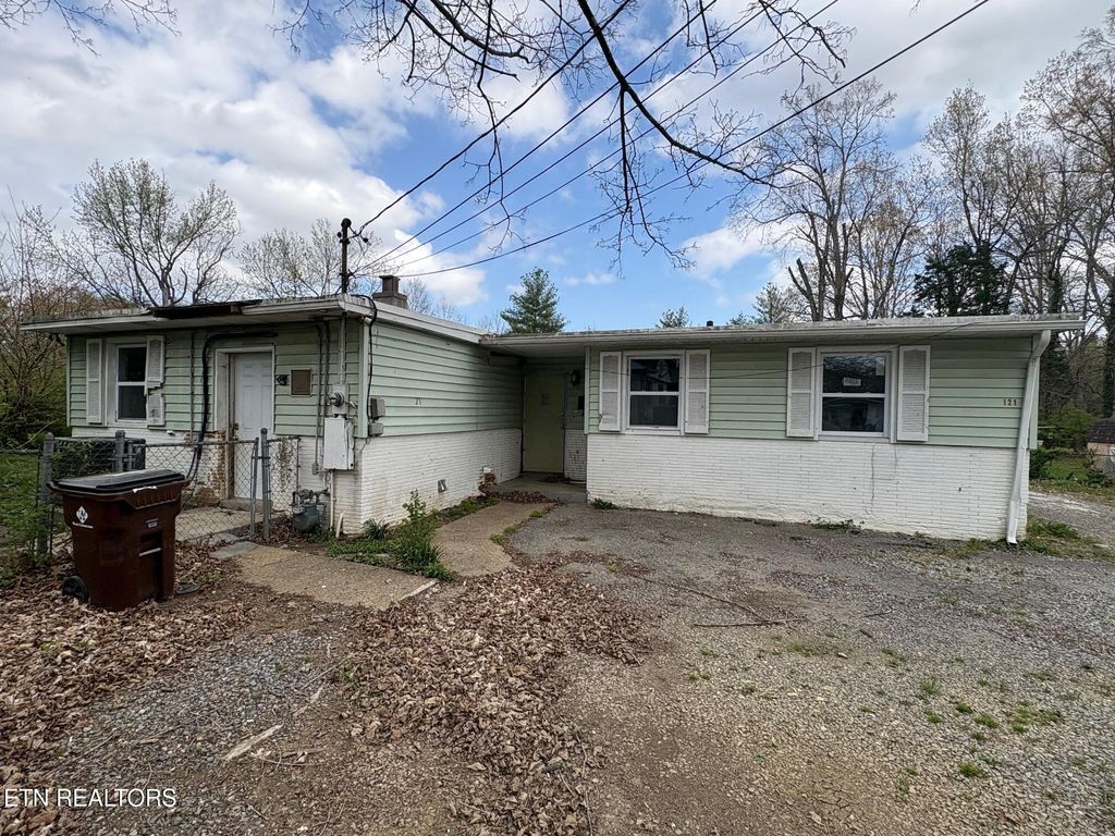 Photo of 121 Marietta Circle, Oak Ridge, TN 37830 (MLS # 1334757)