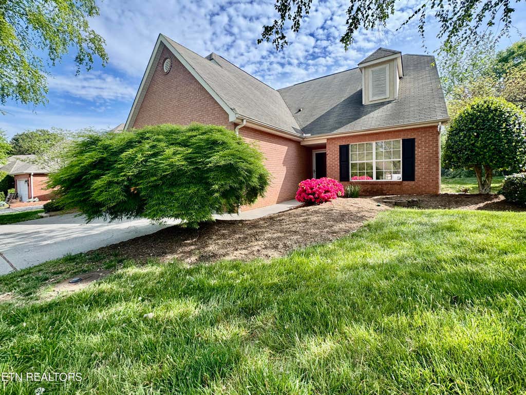 Photo of 2620 Knob Creek Lane, Knoxville, TN 37912 (MLS # 1343586)