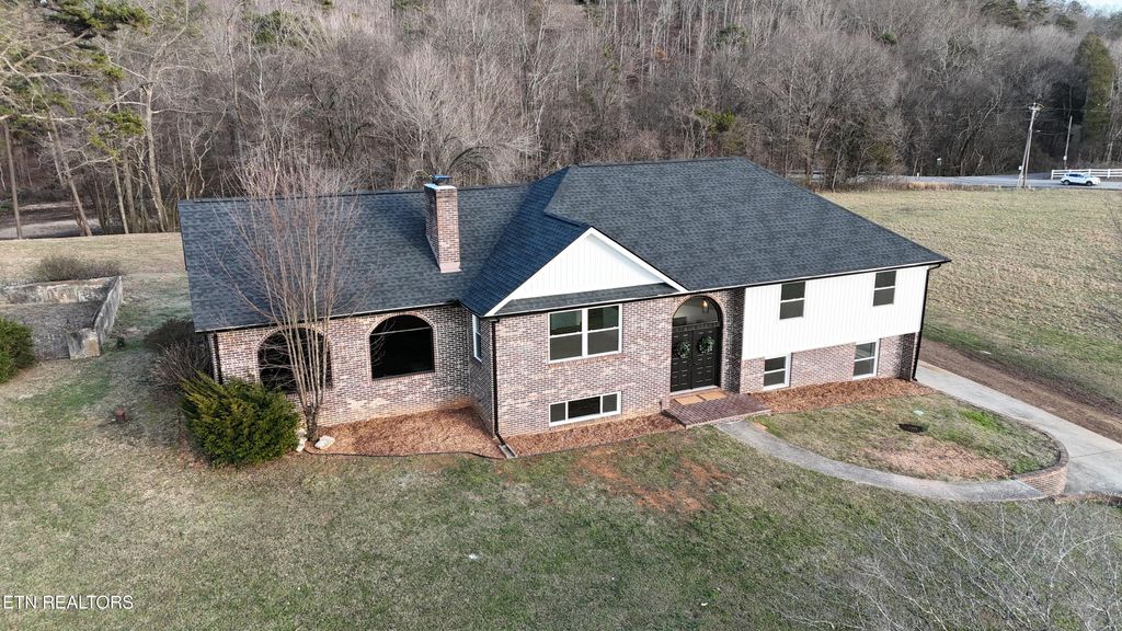 Photo of 114 Happy Ending Lane, Kingston, TN 37763 (MLS # 1326860)