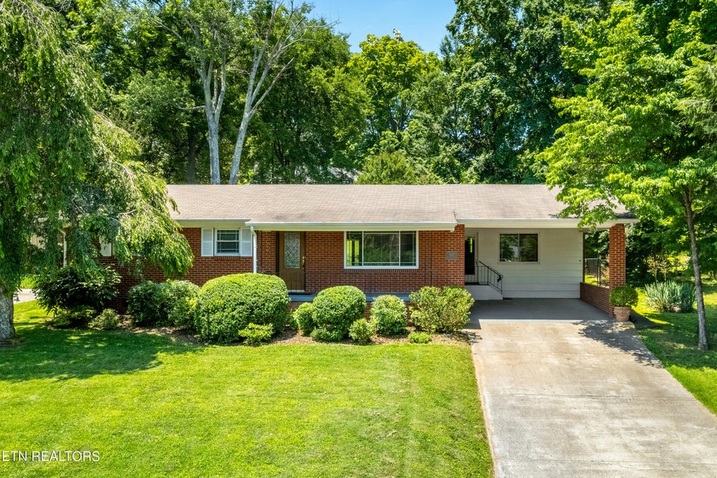 Photo of 4415 Sutherland Ave, Knoxville, TN 37919 (MLS # 1266488)
