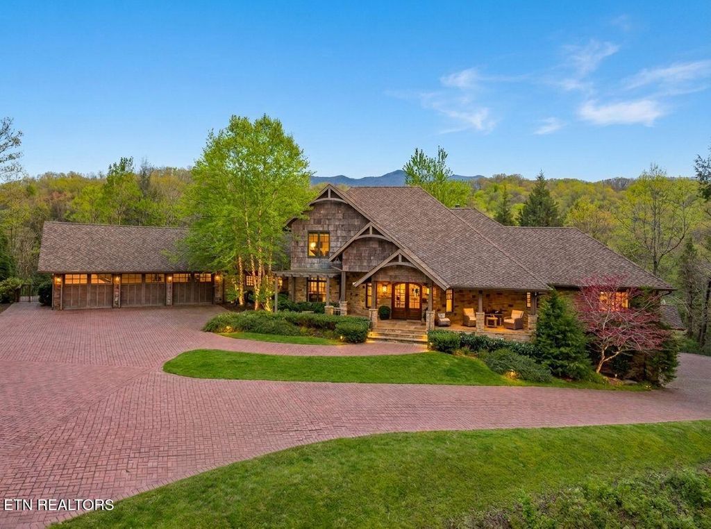 Photo of 1886 Acorn Branch Lane, Gatlinburg, TN 37738 (MLS # 1336983)