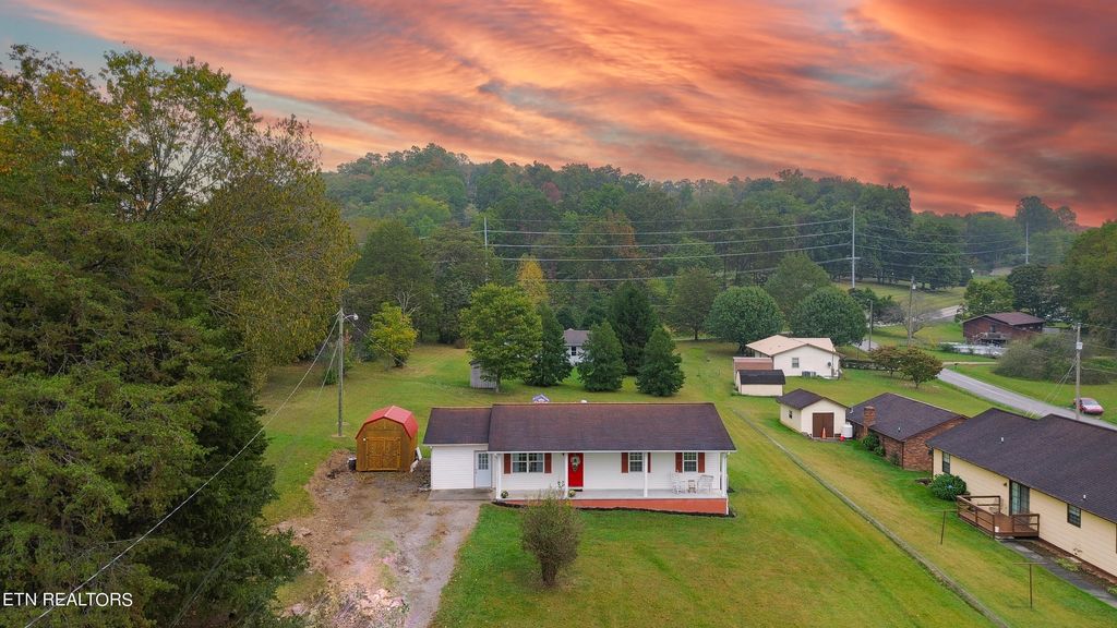 Photo of 308 Warwick Lane, Maynardville, TN 37807 (MLS # 1242173)