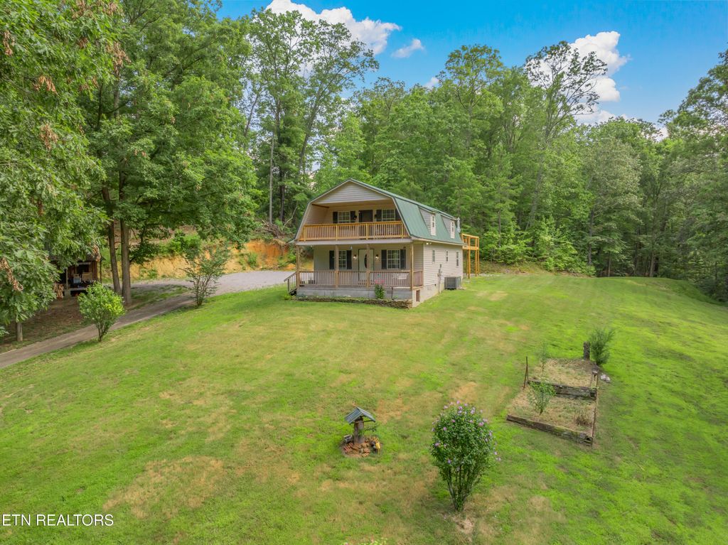 Photo of 319 De Armond Rd, Kingston, TN 37763 (MLS # 1307890)