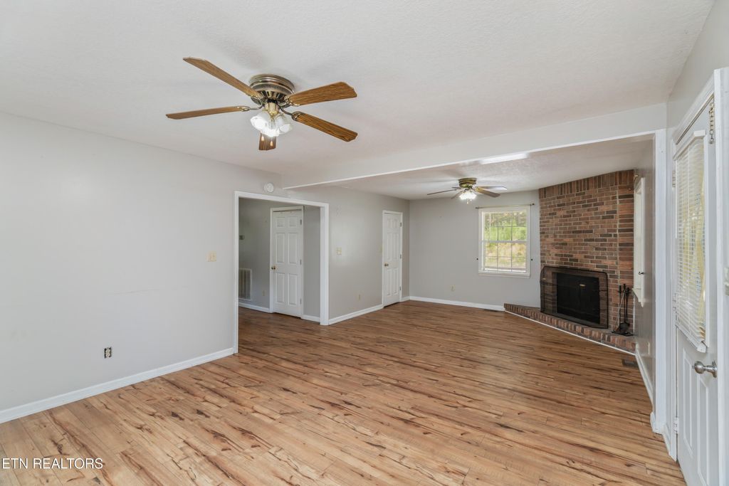 Photo of 319 De Armond Rd, Kingston, TN 37763 (MLS # 1307890)