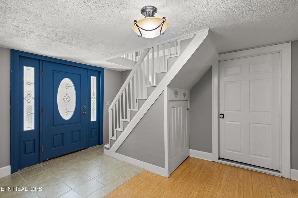 Photo of 634 New Salem Rd, Rogersville, TN 37857 (MLS # 1334063)