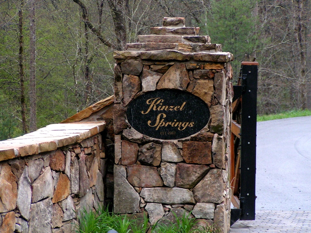 Photo of 445 Chetola Tr, Townsend, TN 37882 (MLS # 1354419)
